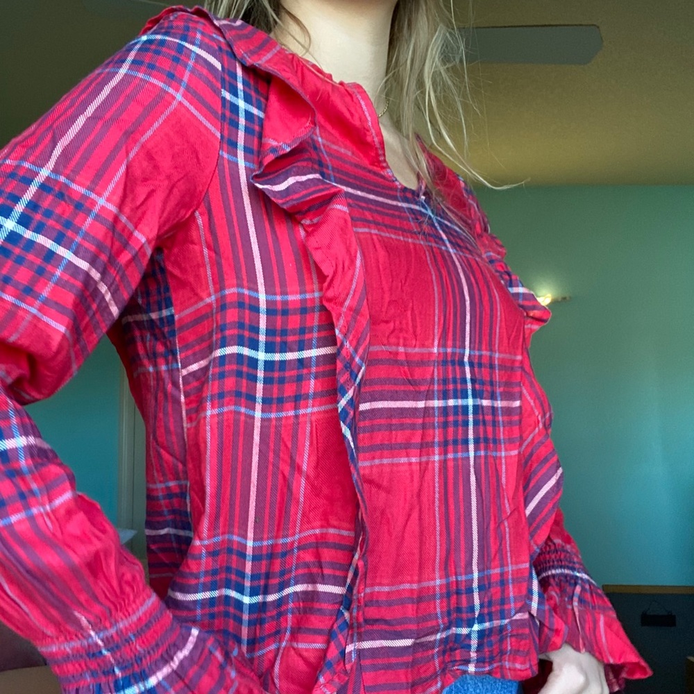 Super cute plaid ruffle blouse brand new w/ tags!